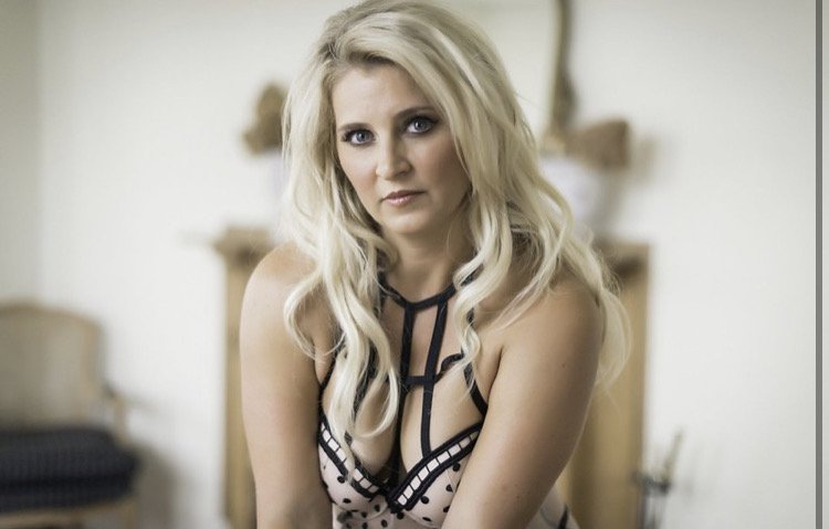 Blonde Wife’s Boudoir #ow6H7sXH