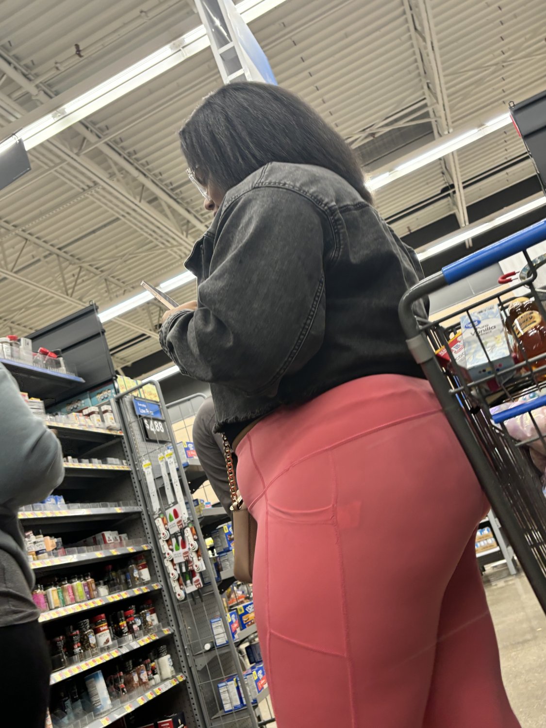 Think Booty Ebony in pink leggings (Thong) #OwxNzmOn