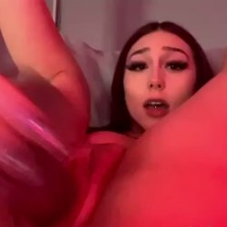fat pussy slut shoving her dildo in her pussy