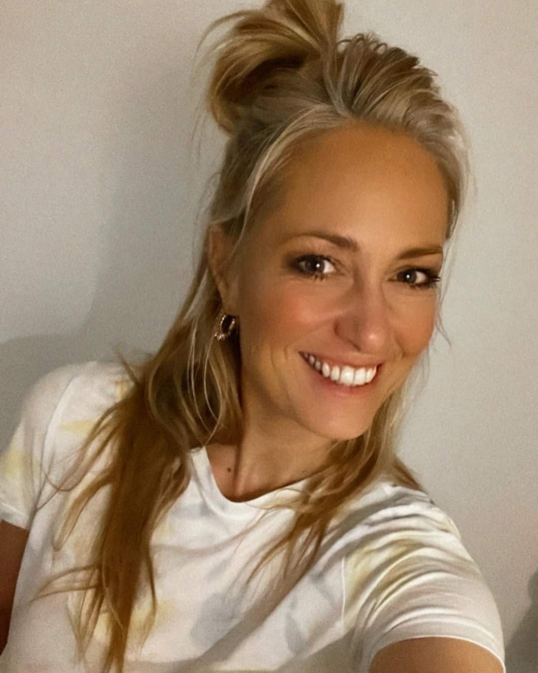 Angela Webslut #p7xkSiTP