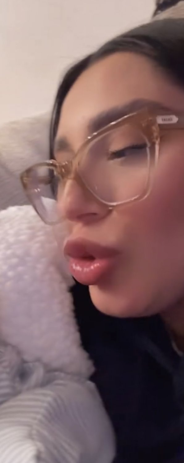 Latina milf dsl lips I would bust all over her beautiful slutty face #p9Uvg012