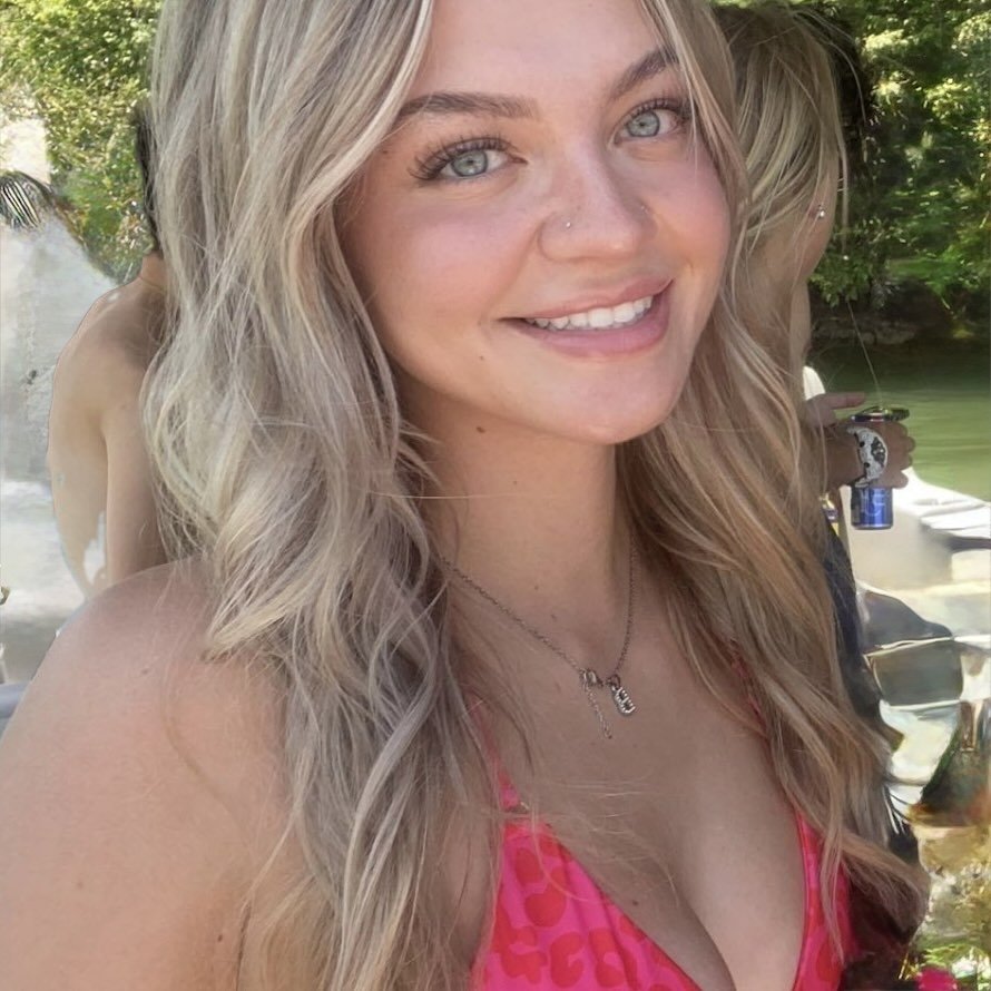 Sexy blonde petite teen Bailey #p9ZiyL9P
