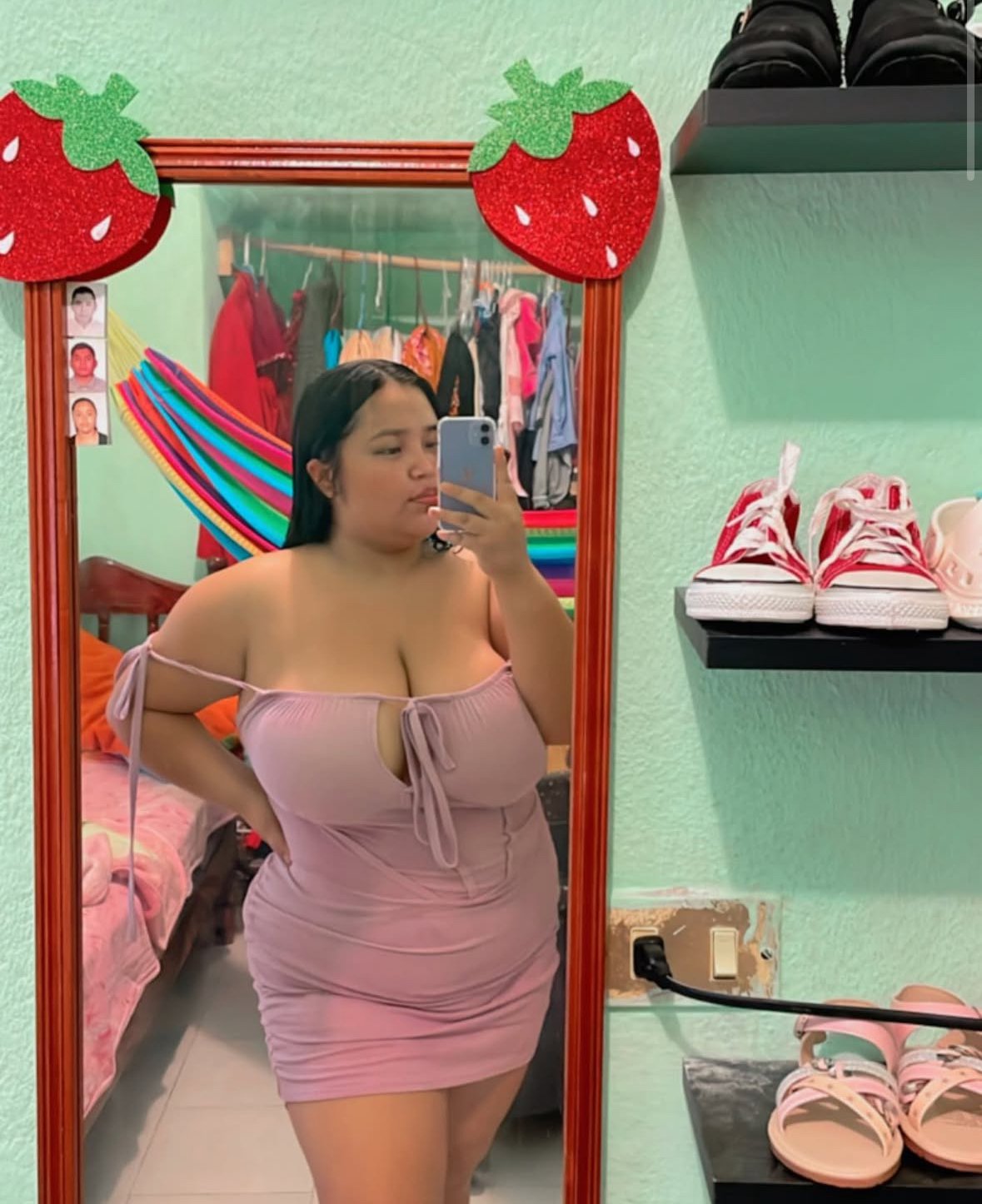 These Latina girls from other countries always have low quality pics lol #PFU63Sy3