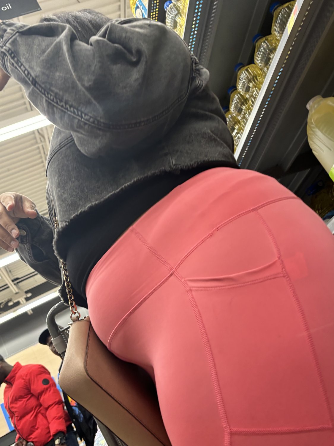 Think Booty Ebony in pink leggings (Thong) #pqbK9zUY