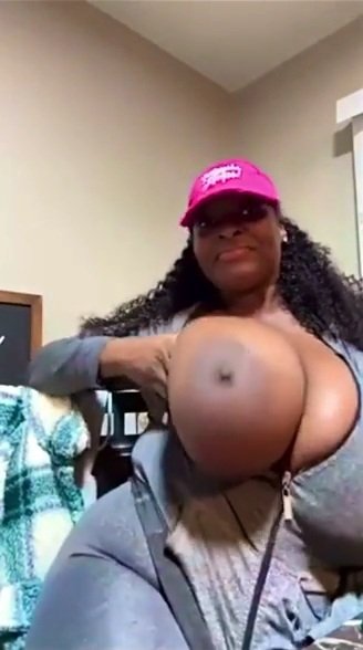 Humongous Birthday Titty Flash #Ps1LGBoE