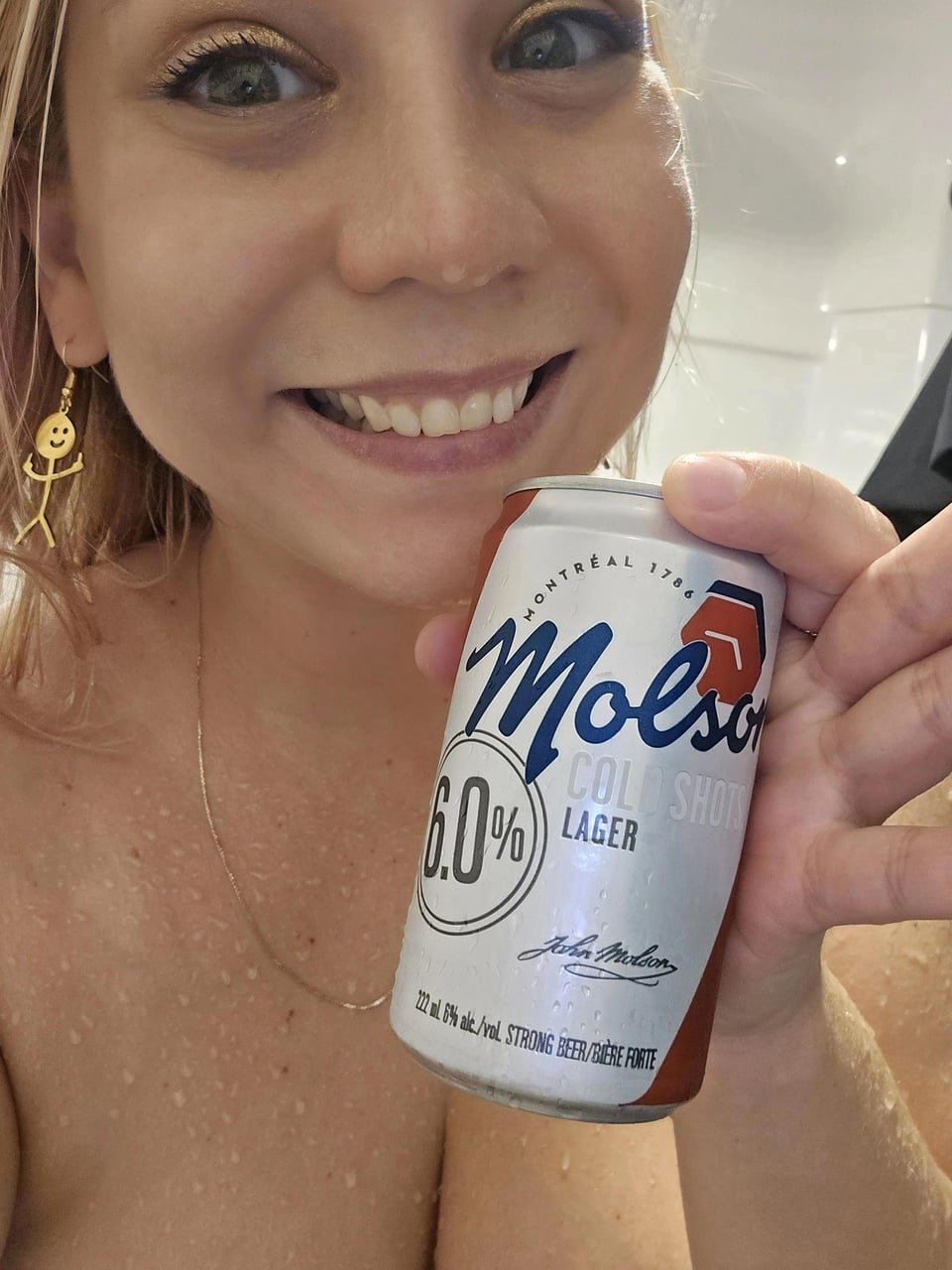 She loves her coffee and beer #psPzJf2C