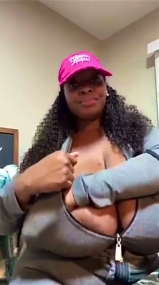 Humongous Birthday Titty Flash #Q6Rkvgnb