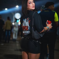 Belezza…Caca muito fofa , delicinha , linda e gostosa