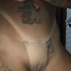Puta tatuada safada