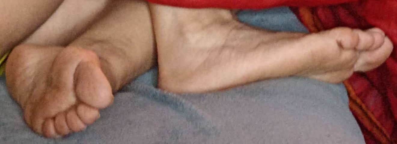 My French friend is addicted to his wife's feet #qmGoT90i