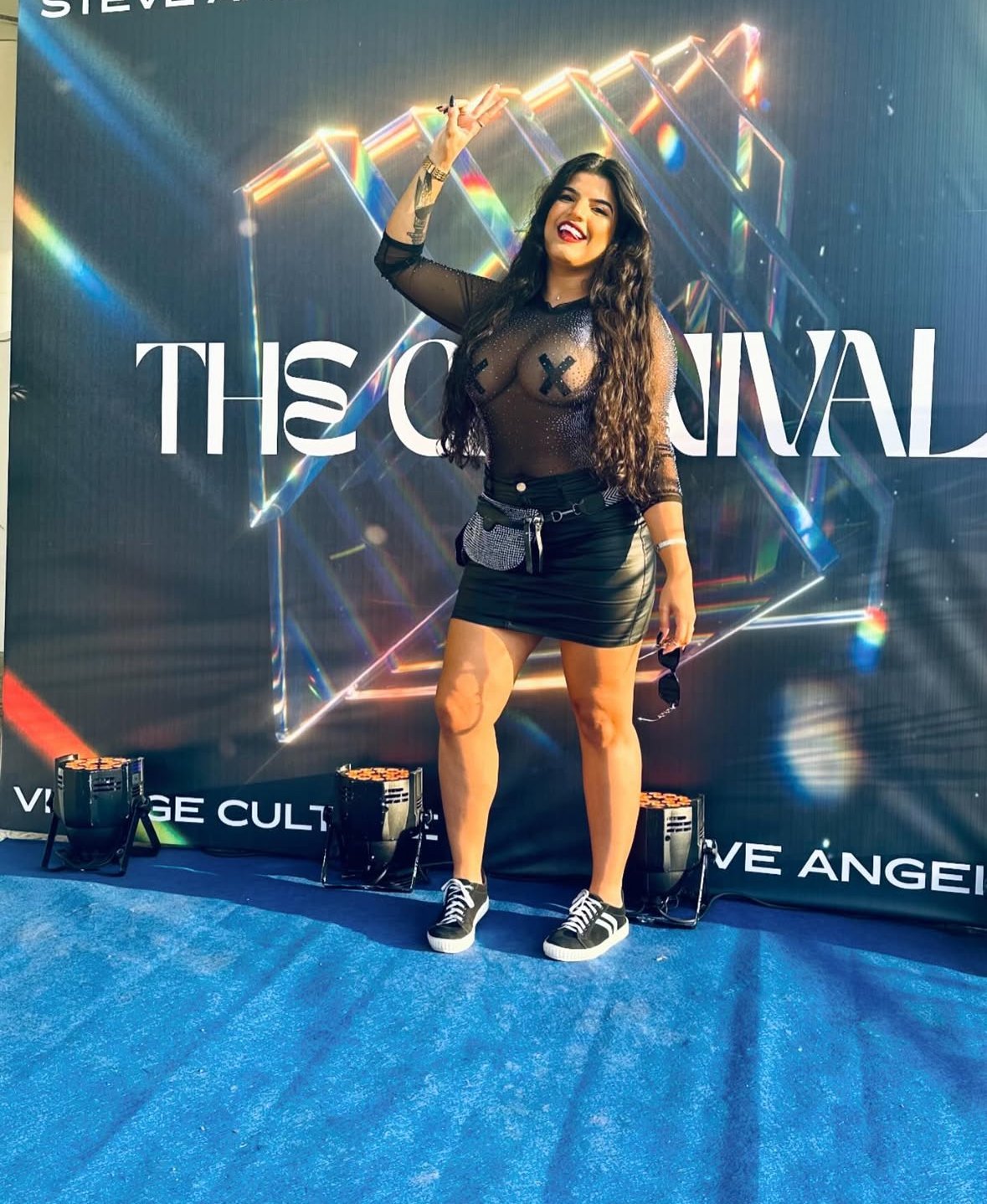 Novinha casada traiu no banheiro da festa anal na suruba #qPS53F9O
