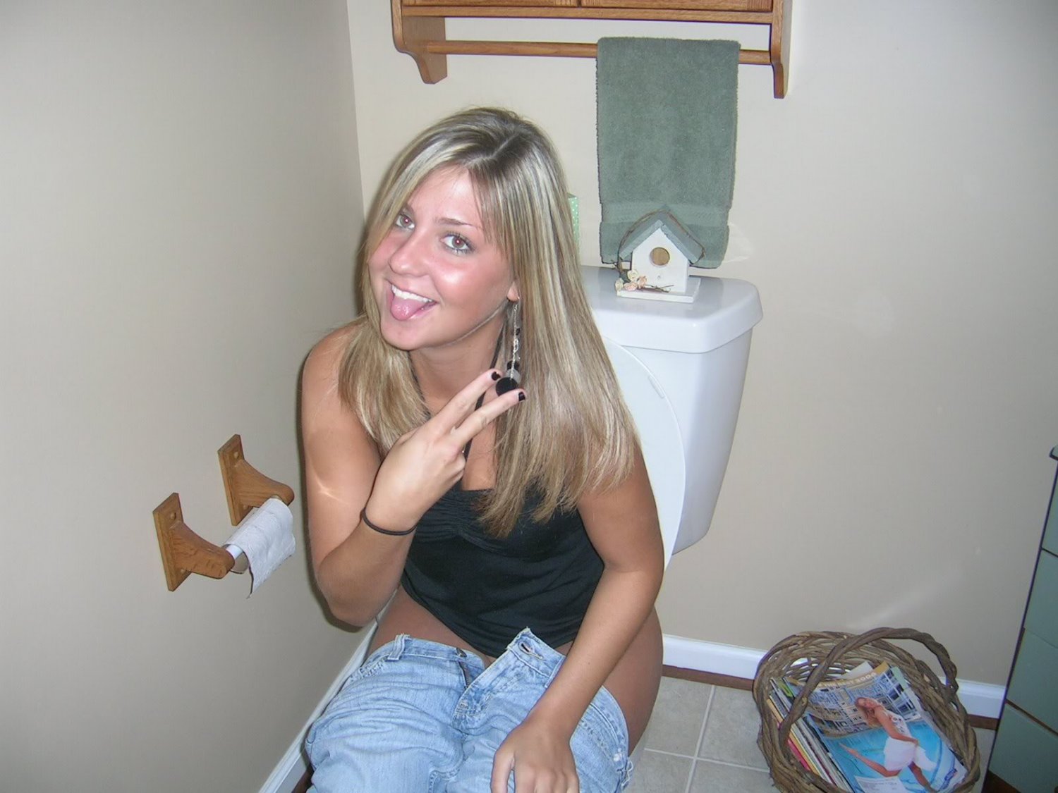 WS Potty Hotties 2011-09-07 (perfect example of how blondes have more fun) #QSbkjfiy