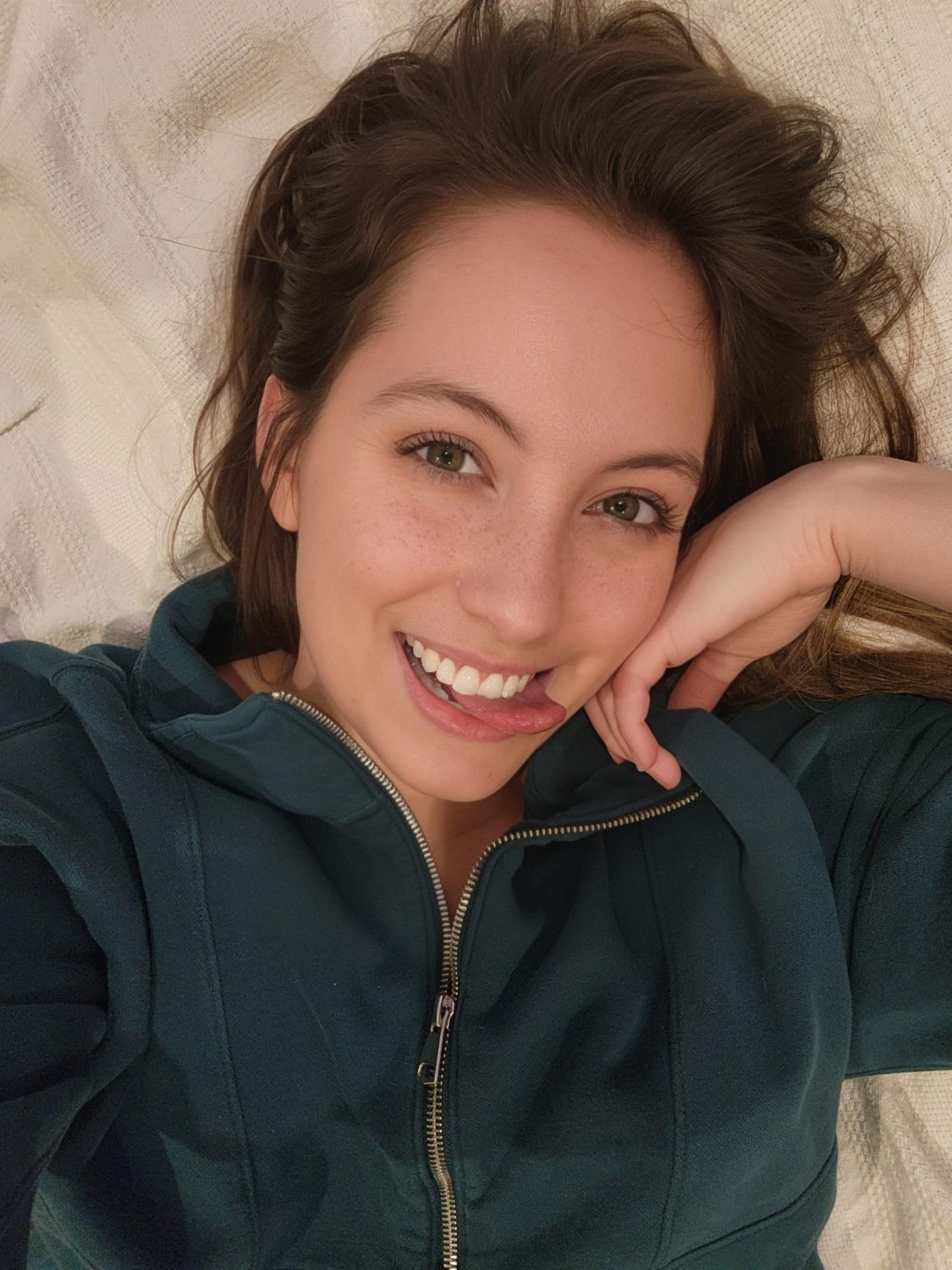 Sophie #Qt8JqXyJ