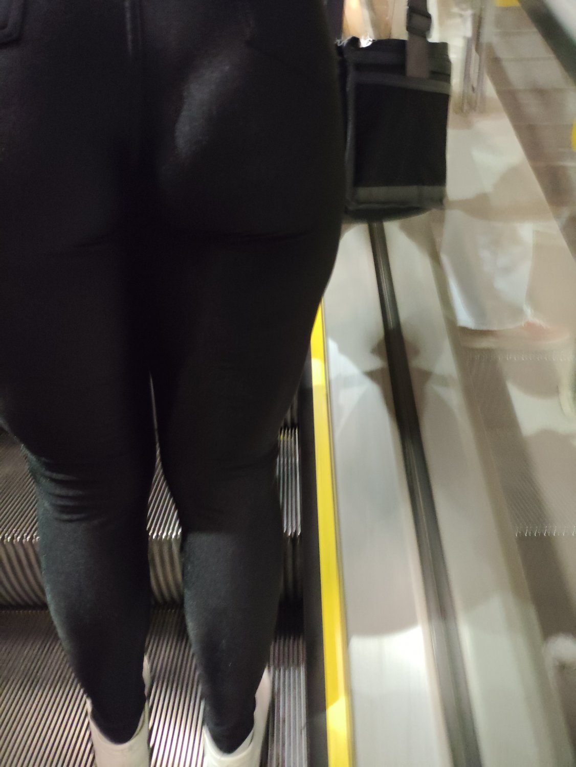 Loira Rabuda na estação #QTdFfOoB