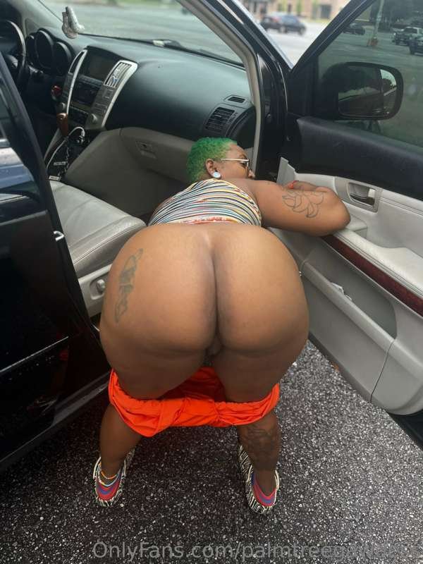 Public Naked Twerker 🥵 pt 4 #QtrGXzAI