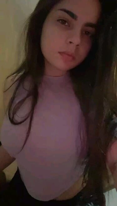 who is she? someone got the video? #R49RckTi