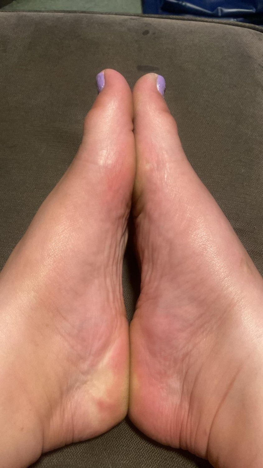 big girl's feet #raoCZDOC