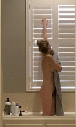Caught In The Bathroom #RBgcHSMj