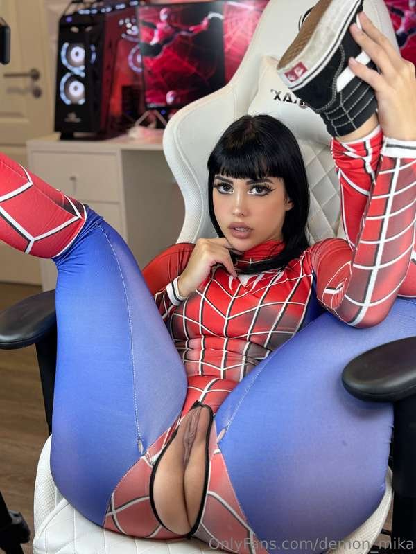 Cosplayer Spiderman 🤤 #rLF32jCB