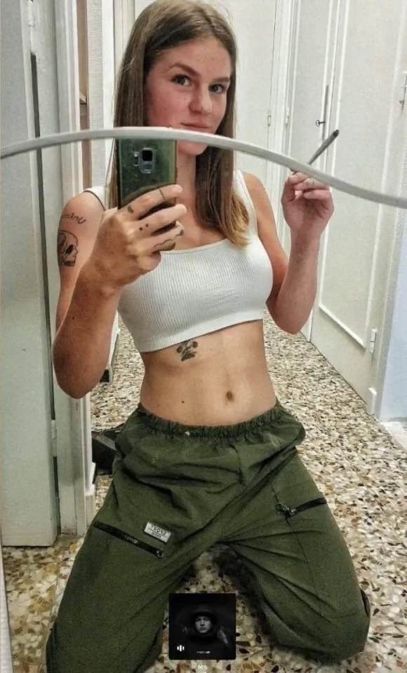 French Morgane ❌posed #RQaHyX0v