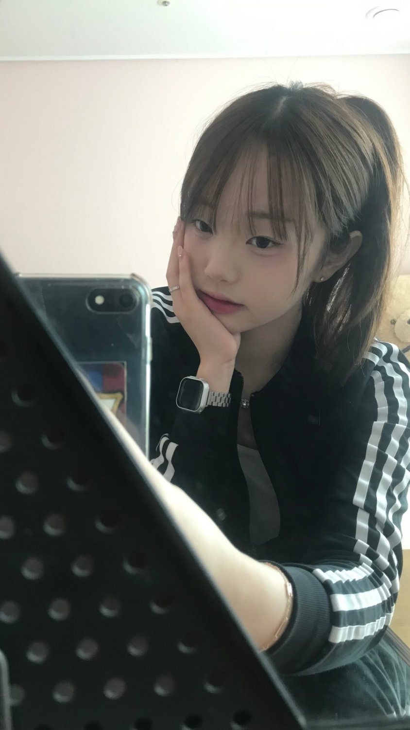 Korean slut #RrgsQyj2