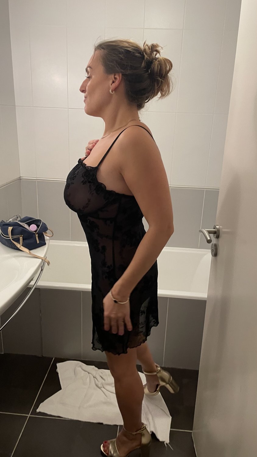 Sophie - Delicious French Mature Wife.  (Er) #rtcUnAVn