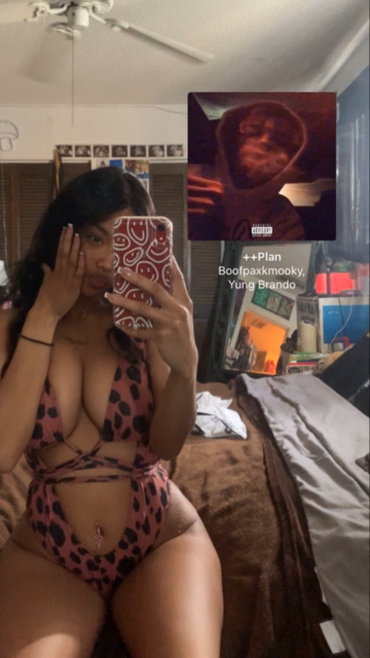 Bitch with huge tits and a slim big booty #s7TCWgyL