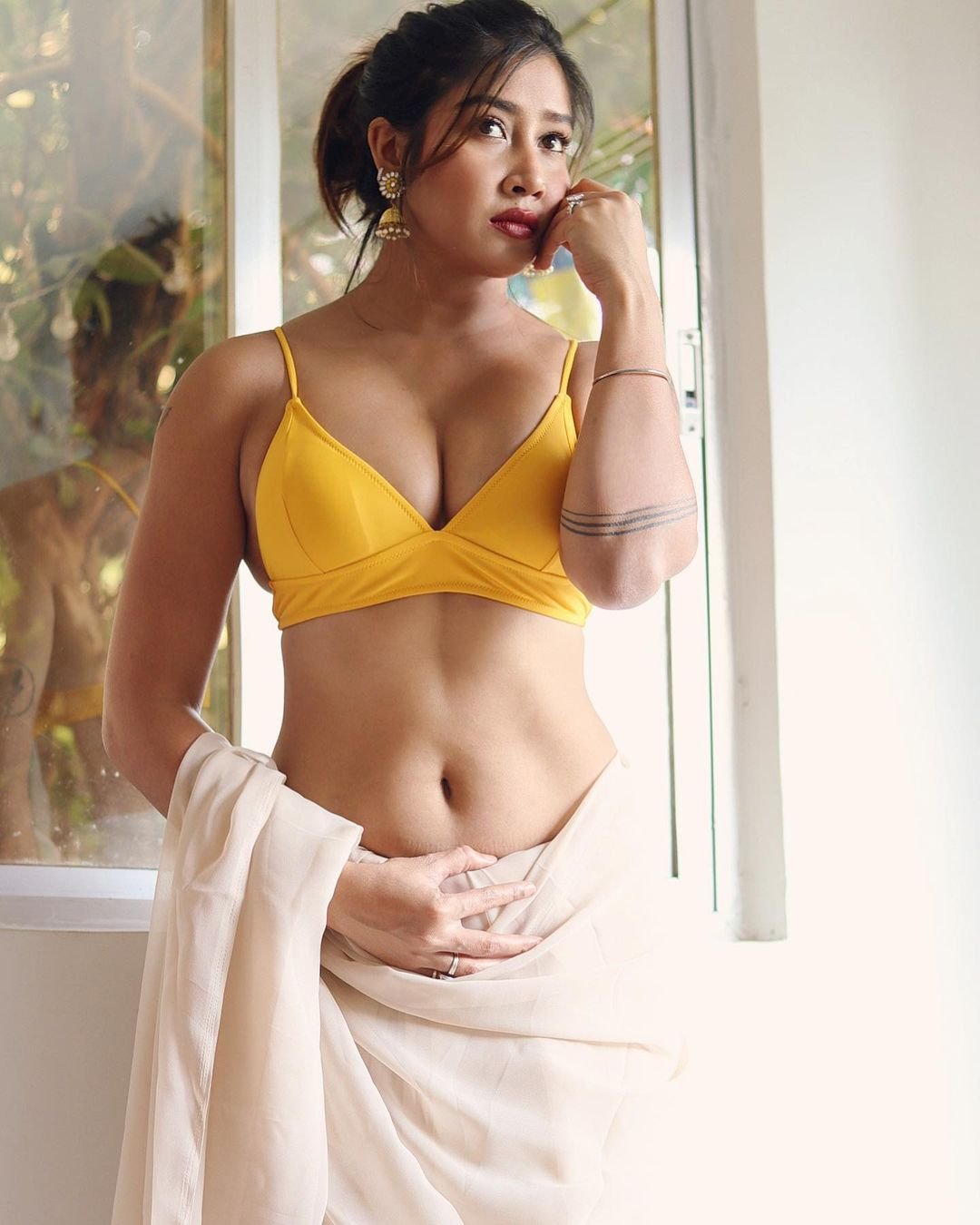 Indian Instagram girl Sofia Ansari's topless pic and cleavage videos part 1 #SmUumD55
