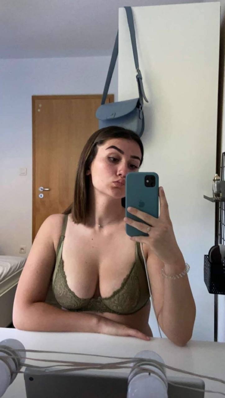Esposa de um seguidor #sMVSf6zR