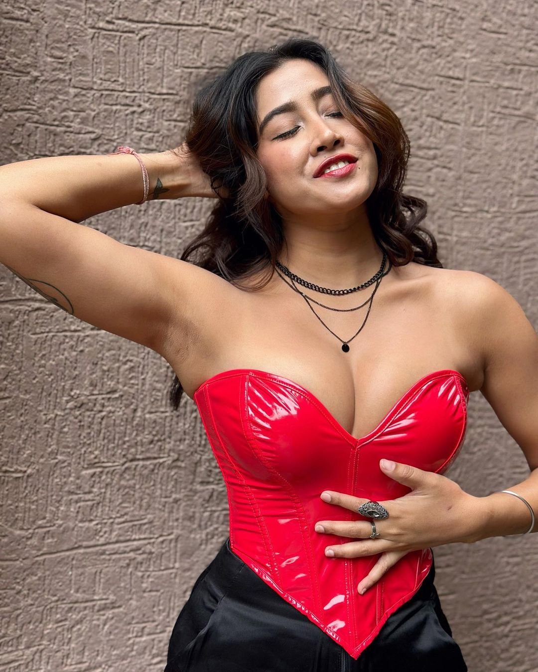 Indian Instagram girl Sofia Ansari's topless pic and cleavage videos part 1 #SOJkNCB8