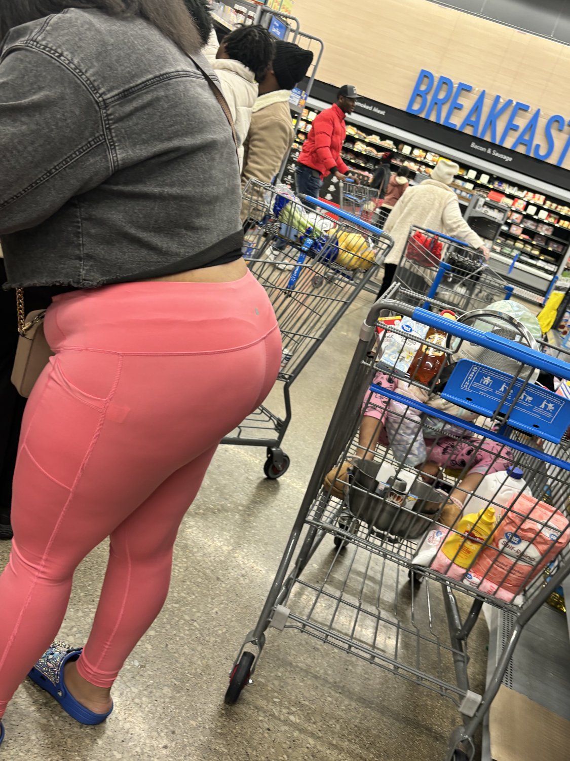 Think Booty Ebony in pink leggings (Thong) #SuuYK3VU
