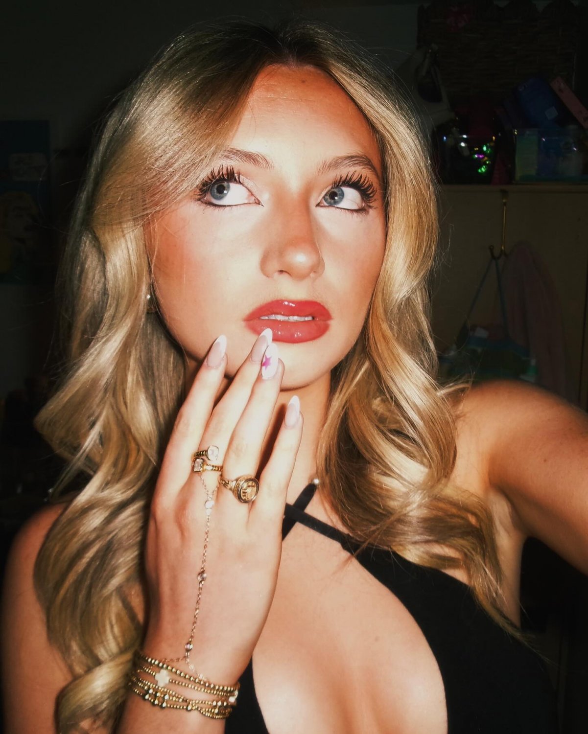 Sexy blonde college teen Holly #TFlt9vOJ