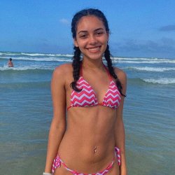 Novinha magrinha