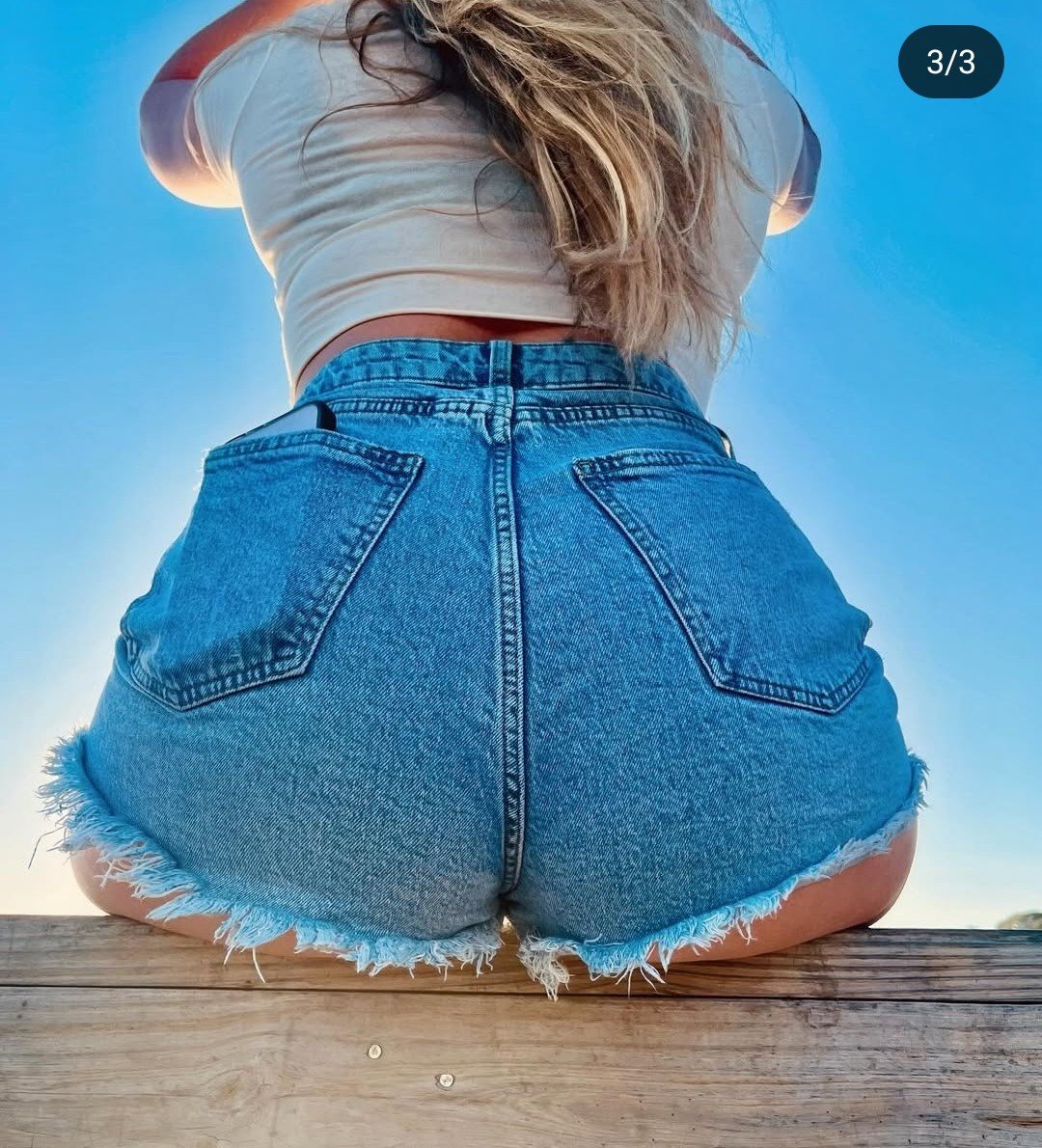 Blonde slut only know how to show off her ass #tUlFX47Z
