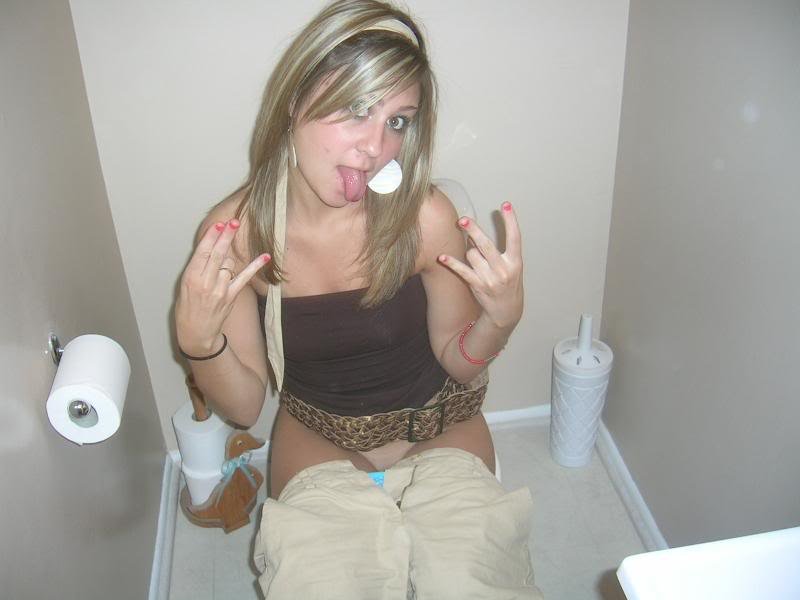 WS Potty Hotties 2011-09-07 (perfect example of how blondes have more fun) #tZzjqoku