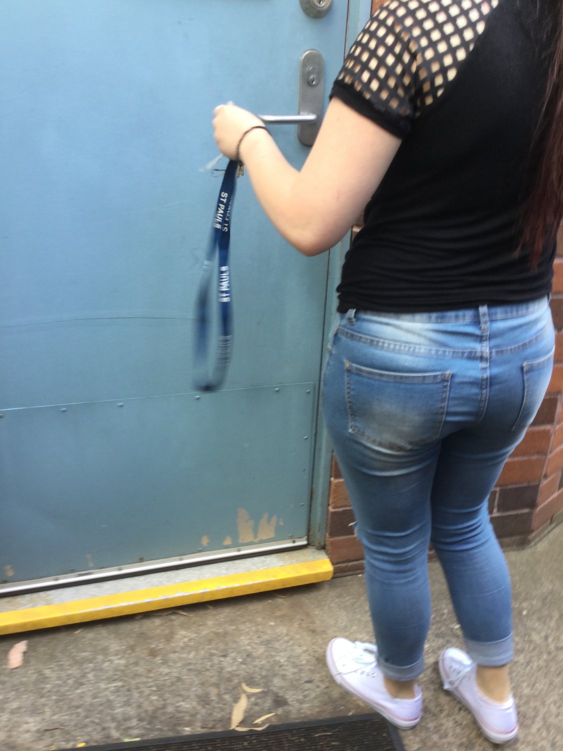 Thick Italian PAWG in jeans #u2UAXLZd