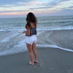 Hot thick teen Ariana