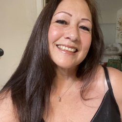 Gorgeous sexy milf latina chola mom