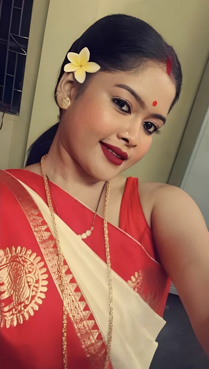 Beautiful Indian Devotee Women #UctHtRdQ