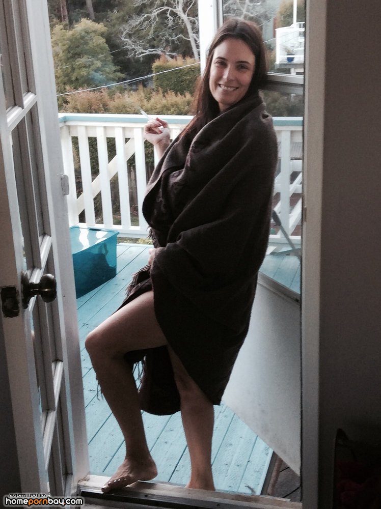 Sexy Brunette Wife loves to show off #udVQbTAb
