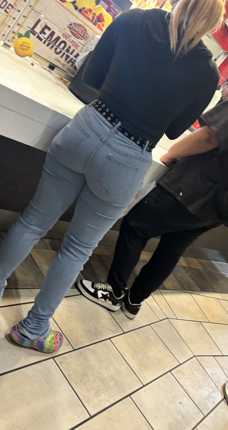 Cuffed butt in jeans #UlS2zjC0