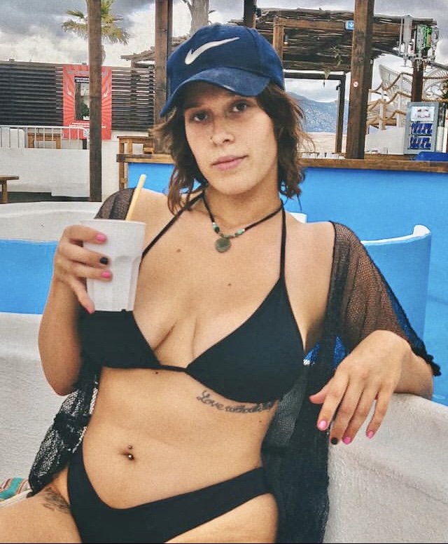 Mujeres Tetonas en bikini #uPUrwih8