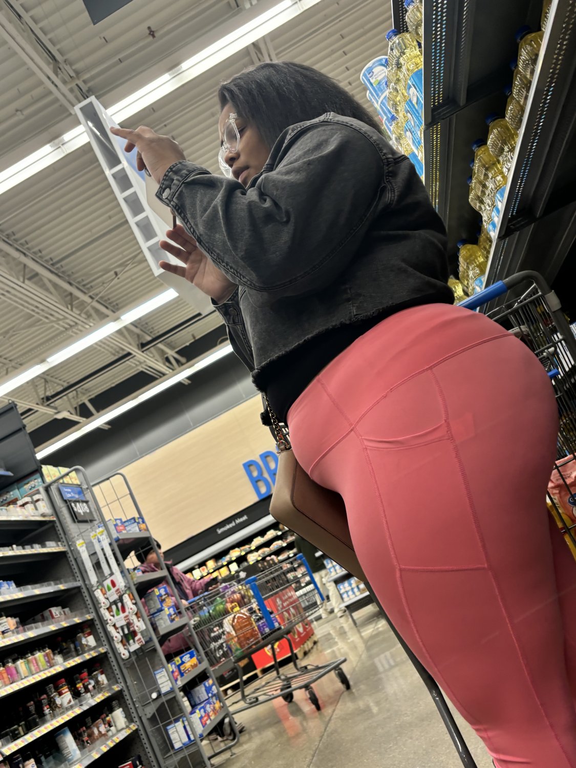 Think Booty Ebony in pink leggings (Thong) #UWcKoUO5