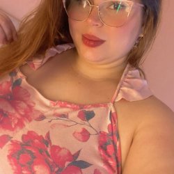 if an air passes under my dress it will pink my pussy and make you think about a lot of things…