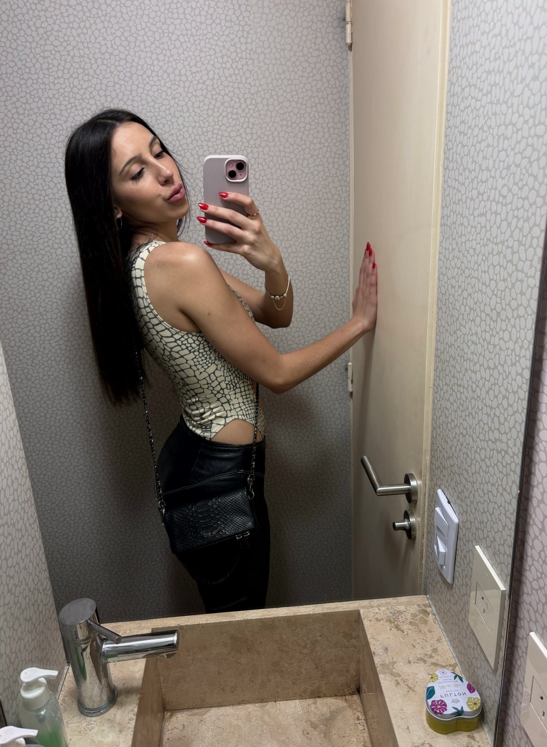 I need someone to stretch me #V84KLY9S