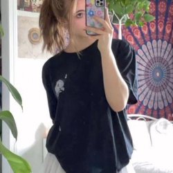 Hot 18yo webslut can’t stop posting herself