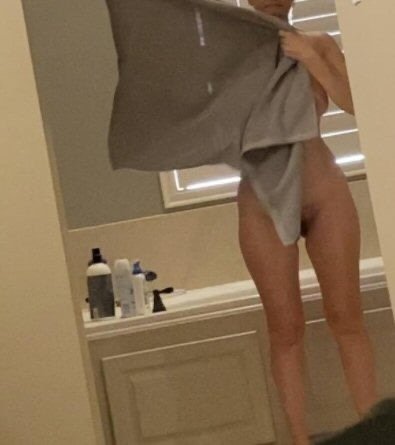 Caught In The Bathroom #VX4tQ8yI