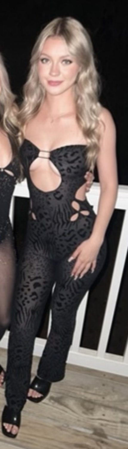 Sexy blonde petite teen Bailey #wKIR9PcZ