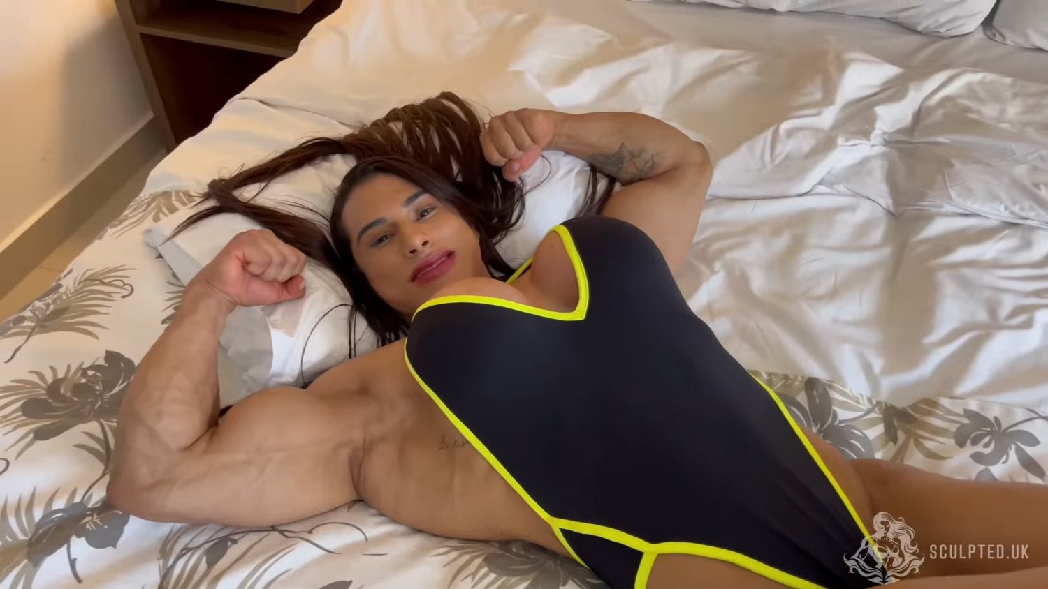 The photographer creamed his pants because of the strong scent of her hypertrophic muscle armpits #wrAHxbAT