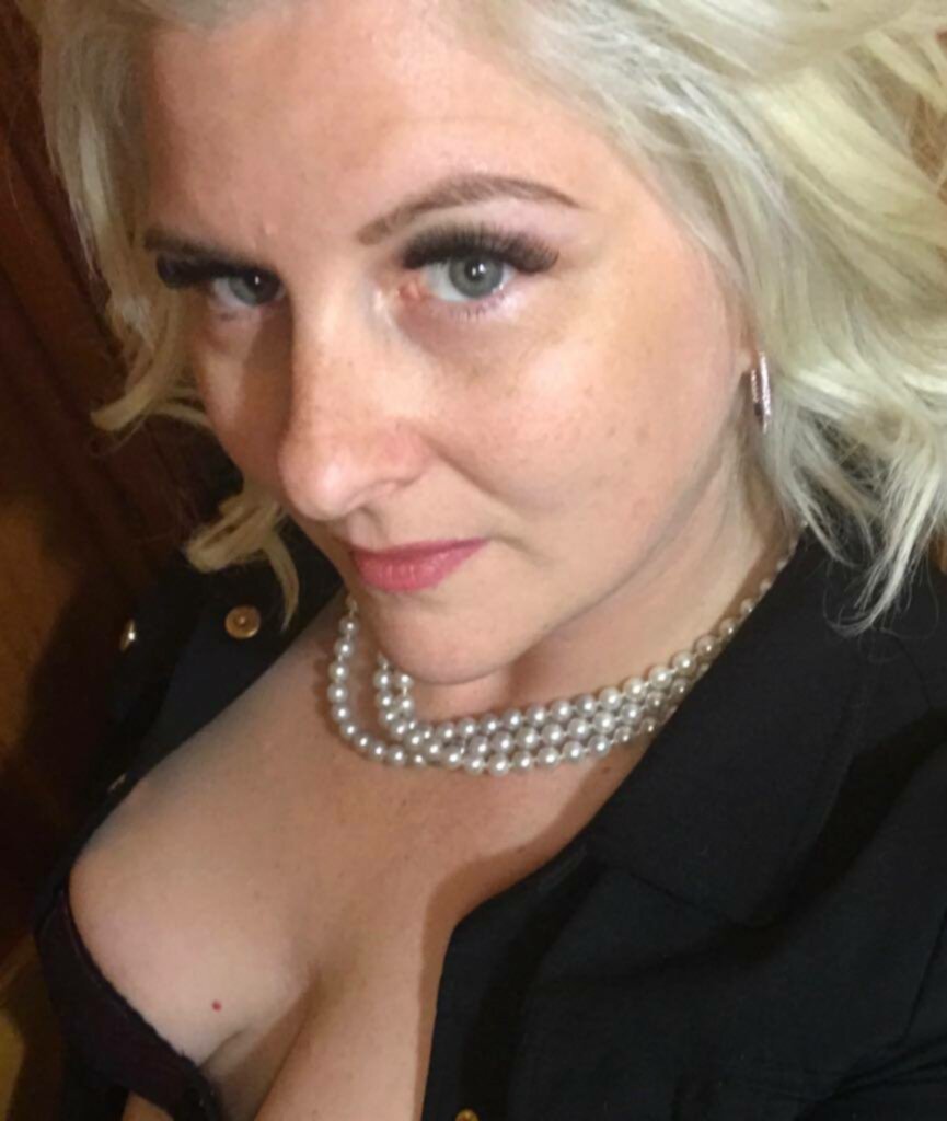 Valerie - Mature US Milf & Swinger...!    (nud) #wsmCv0ko